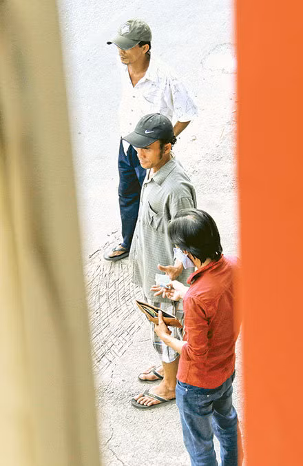 Việc mua bán ma túy được cảnh giới rất cẩn thận theo tầng lớp.