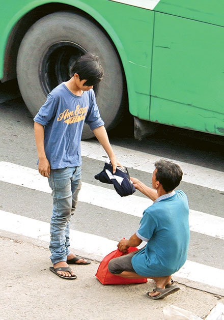 Ma túy được ngụy trang trong quần áo.
