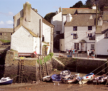 Vẻ đẹp hoang sơ, bình yên của ngôi làng Polperro ở Cornwall, Anh. Nơi đây đứng đầu danh sách top 10 điểm ven biển đẹp nhất thế giới do Travel&amp;Leisure công bố.