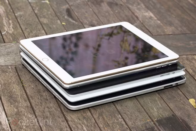 So với thế hệ trước, iPad Air 2 bổ sung thêm tính năng nhận diện vân tay Touch ID, camera sau độ phân giải nâng lên 8 megapixel, dùng chip A8X mới, và thêm phiên bản màu vàng champagne.