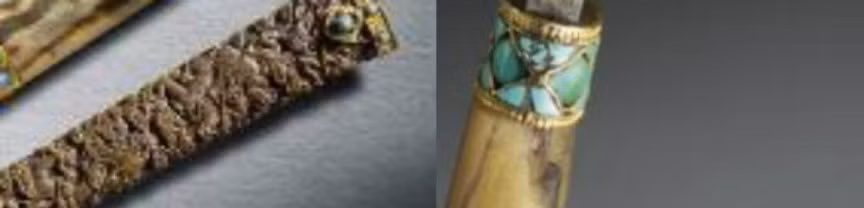 Dao săn bắn của hoàng đế Càn Long. Chuôi dao được chế tác từ sừng linh hươu quý hiếm. Vỏ của dao được làm từ sừng tê giác và được chạm khắc hình rồng có 3 móng vuốt.