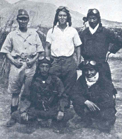 Cho đến nay, người ta chưa thống nhất được số lượng máy bay mà phi công Hiroyoshi (hàng đầu, bên phải) đã bắn hạ được. Đa số đồng ý với con số ông đã bắn hạ được 87 máy bay địch.