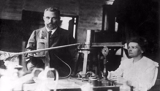 5. Elizabeth Fleischman Ascheim (1859-1905) là người mở phòng khám sử dụng tia X đầu tiên trên lãnh thổ Mỹ. Sau đó bà cùng anh chồng nghiên cứu tác dụng của việc chụp X-quang bằng cách thực hiện thí nghiệm trên chính cơ thể hai người.