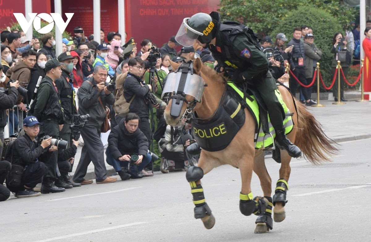 Kỹ thuật bật lên, xuống ngựa trong trường hợp khẩn cấp