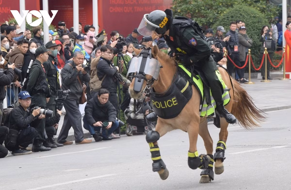 Kỹ thuật bật lên, xuống ngựa trong trường hợp khẩn cấp