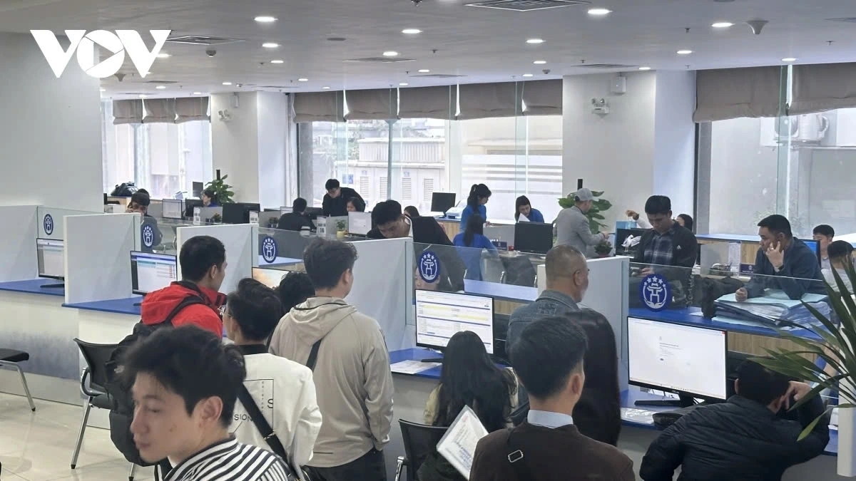 Hà Nội: Không giải quyết nghỉ với người có năng lực nổi trội Ha Noi: Khong giai quyet nghi voi nguoi co nang luc noi troi