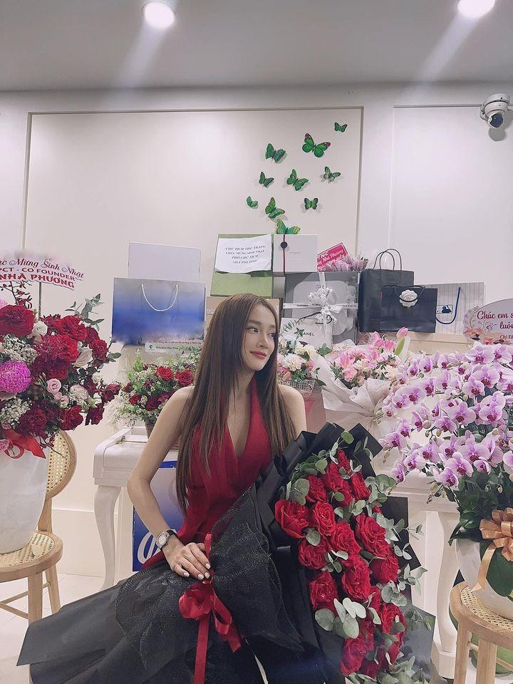 Nha Phuong gay go tro xuong uc giua luc dang mang bau lan 2