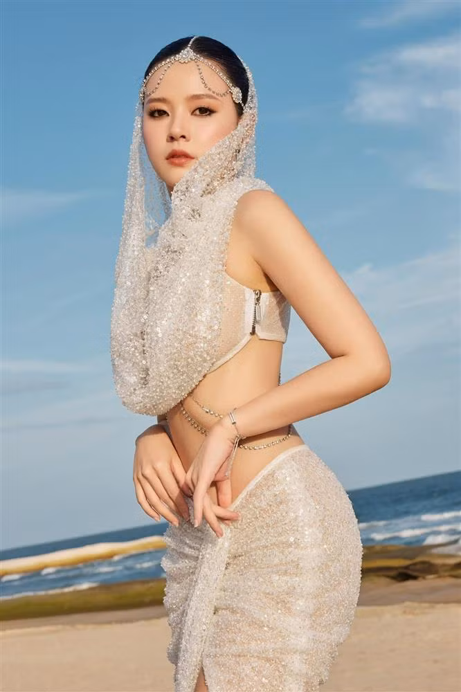 Midu khoe kheo 'that eo co chai' 54cm, dep chuan 'nu than bien ca'-Hinh-3