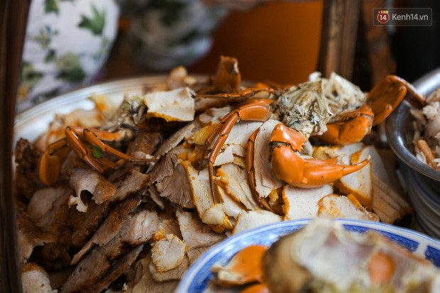 Quán bánh canh cua vỉa hè ngon nức tiếng, bát đắt nhất lên đến 200.000 đồng - Hình 5 Quan banh canh cua via he ngon nuc tieng, bat dat nhat len den 200.000 dong-Hinh-5