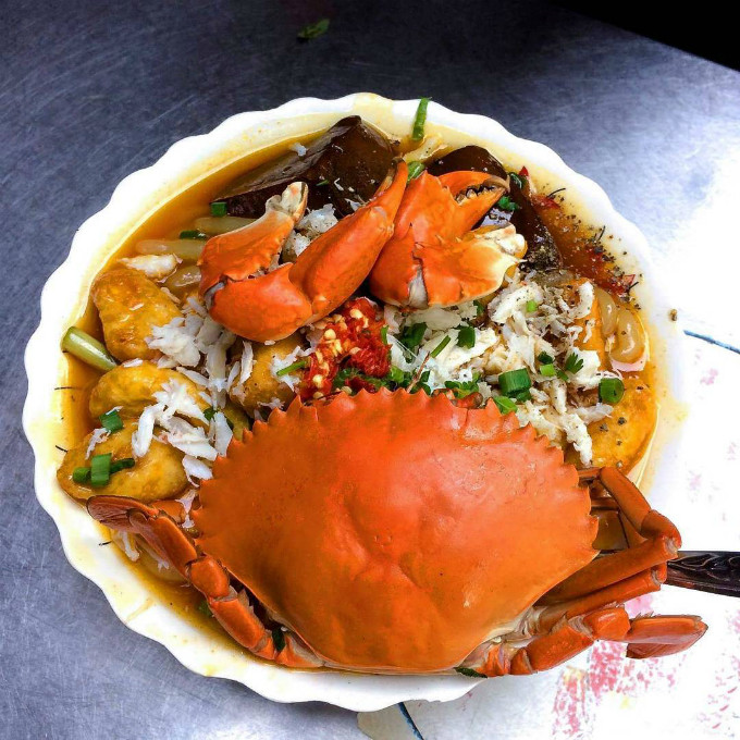 Quán bánh canh cua vỉa hè ngon nức tiếng, bát đắt nhất lên đến 200.000 đồng - Hình 2 Quan banh canh cua via he ngon nuc tieng, bat dat nhat len den 200.000 dong-Hinh-2