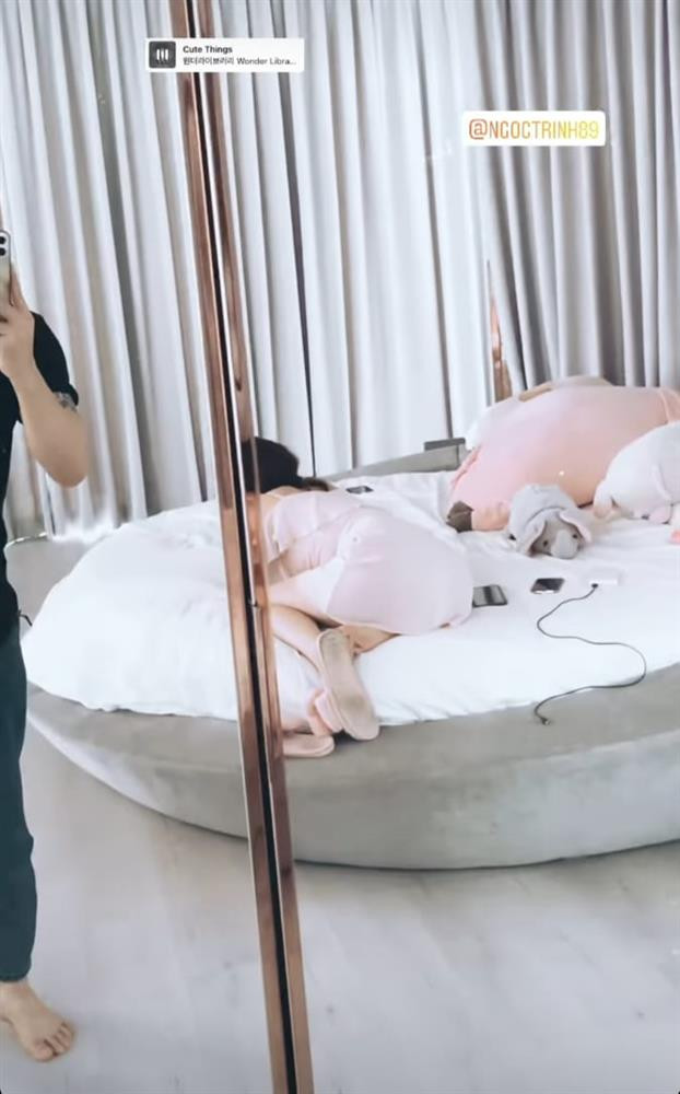 Vu Khac Tiep quay phong ngu Ngoc Trinh, dan mang soi 'o ban the'-Hinh-2