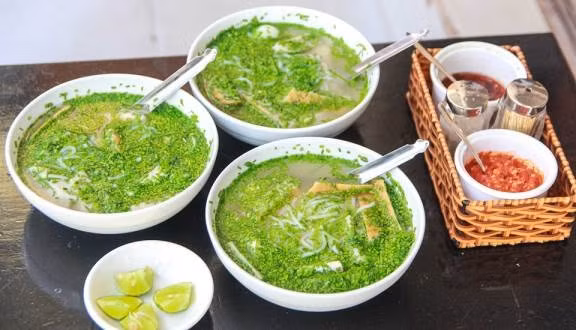 Dac san banh canh nuc tieng Phu Yen re ma ngon liu luoi