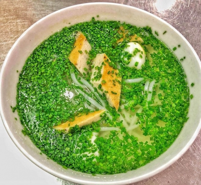 Đặc sản bánh canh nức tiếng Phú Yên rẻ mà ngon líu lưỡi - Hình 3 Dac san banh canh nuc tieng Phu Yen re ma ngon liu luoi-Hinh-3