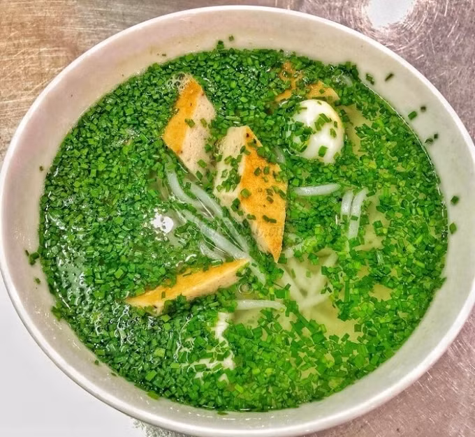 Dac san banh canh nuc tieng Phu Yen re ma ngon liu luoi-Hinh-3