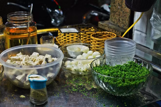 Dac san banh canh nuc tieng Phu Yen re ma ngon liu luoi-Hinh-2