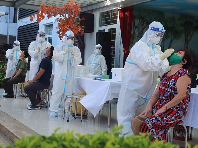 Trua 26/8, Ha Noi 33 ca COVID-19, rieng o dich tai Thanh Xuan 13 ca