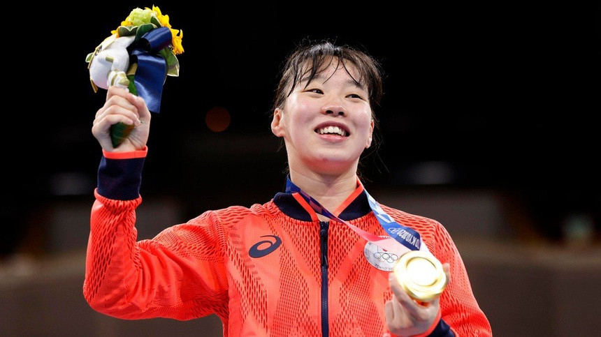 Vo si Nhat Ban vua gianh HCV Olympic bi mia mai kho lay chong