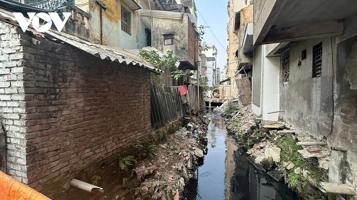 Trước tình trạng ô nhiễm kéo dài người dân nhiều lần kiến nghị chính quyền. mong muốn dự án sớm hoàn thành để đảm bảo môi trường an toàn sức khỏe của người dân tại đây.