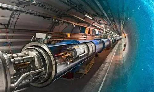 Hiện nay, chi phí sản xuất một gam phản electron tại một máy va chạm châu Âu lên tới 25 tỷ USD, chi phí và thời gian sản xuất một gam phản electron thậm chí còn khó ước tính hơn. Các nhà khoa học tin rằng phản vật chất sẽ đóng vai trò quan trọng trong việc thám hiểm không gian trong tương lai và có thể trở thành “nhiên liệu tối thượng” cho du hành giữa các vì sao!