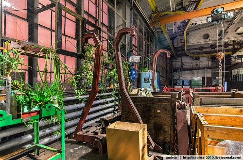 Phân xưởng này được xây dựng từ những năm 30, có thể là vào lần sửa chữa thứ hai của nhà máy.