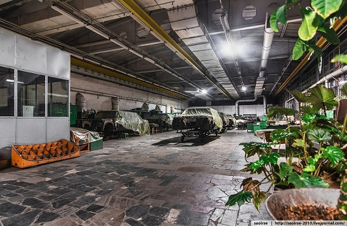 Nhà máy mất khoảng nửa năm để hoàn thành một chiếc xe cao cấp. Trong thời kỳ “hoàng kim” nhất, khoảng 20 chiếc xe được chế tạo mỗi năm. Ngày nay, sản lượng chỉ dừng ở mức 5-7 chiếc/năm.