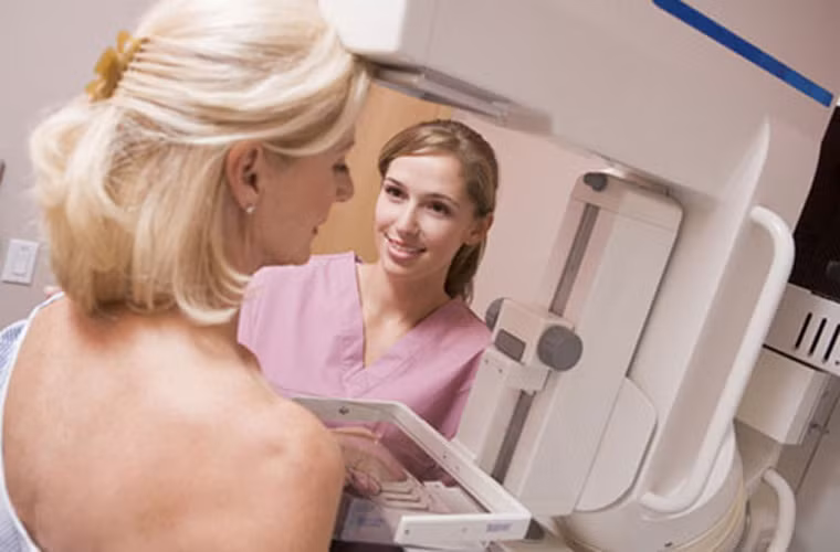 Quan trọng nhất, tiến hành tầm soát ung thư thường xuyên để có cơ hội phát hiện bệnh sớm, tăng khả năng điều trị thành công.