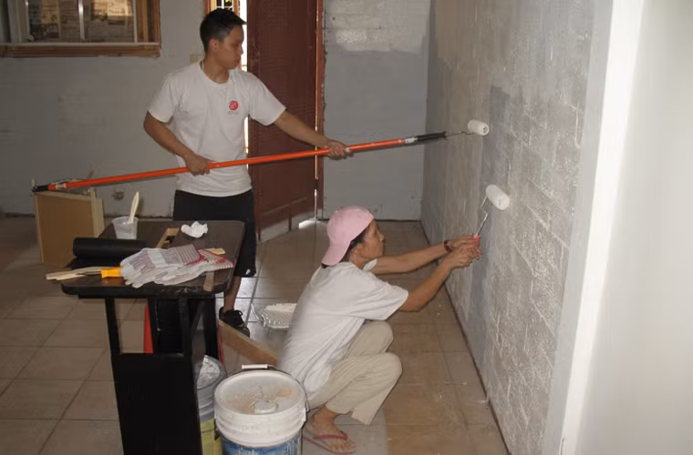 Phơi nhiễm tại nơi làm việc. Amin thơm, benzidin và beta – naphthylamine (dễ thấy ở các sản phẩm sơn, nhuộm) là những hóa chất dễ gây ung thư bàng quang thường xuất hiện ở nơi làm việc.