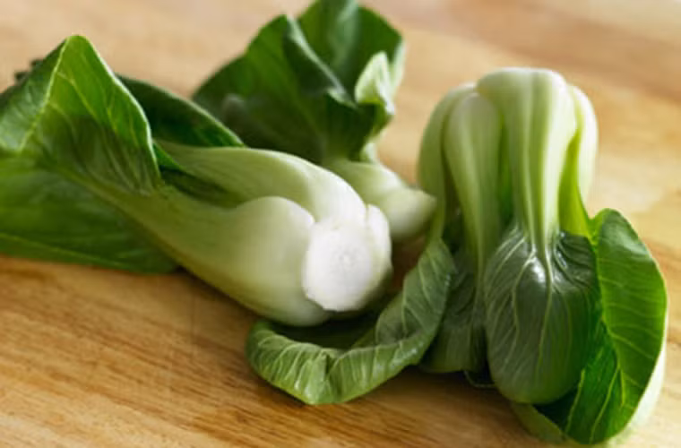  Không lưu trữ rau tươi quá lâu. Mua đến đâu dùng đến đó để tránh tình trạng rau héo úa, vừa không ngon lại ảnh hưởng xấu đến sức khỏe.