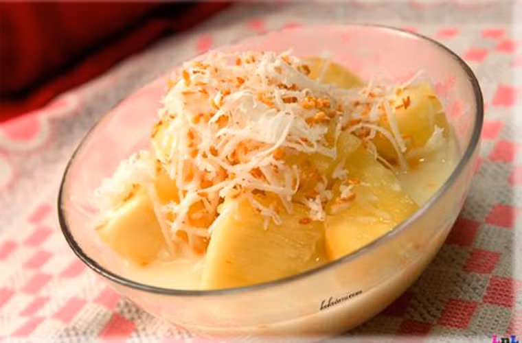 Những quán chè ngon nức tiếng Hà Nội gồm có chè xoài Nguyễn Trường Tộ, chè đắng Chợ Gạo, chè khoai Đào Duy Từ, chè sen nhãn Hàng Bạc, Hàng Cân, Ngô Thì Nhậm… hay chè Thái Hồ Đắc Di, Đội Cấn, chè Singapore Cửa Bắc.