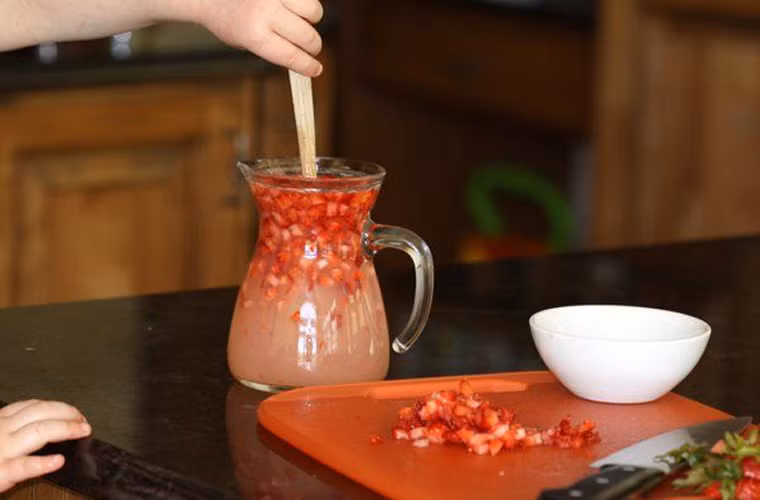 Khuấy đều trong vài phút.