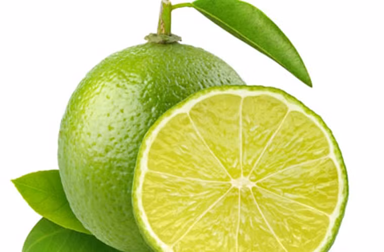 Chọn chanh nhỏ vừa phải, có cành, cầm thấy nặng tay và sáng màu. Theo kinh nghiệm của nhiều bà nôi trợ sành sỏi, lượng nước trong những quả chanh nhỏ thường nhiều và có chất lượng hơn so với những quả to nhưng nhẹ. Mặt khác, họ cũng tin những quả chanh với kích thước quá khổ rất có thể trước đó được sử dụng nhiều thuốc kích thích tăng trưởng.