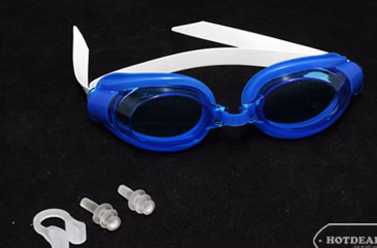 Một mẹo nhỏ nữa là trước khi đi bơi, bạn không nên đi lấy ráy tai bởi khoa học chứng minh nó có tác dụng không nhỏ trong việc bảo vệ ống tai.