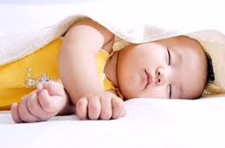 Để đảm bảo an toàn, CDC khuyến cáo nên sử dụng điều hòa kết hợp với việc thường xuyên giữ ẩm. Không để trẻ nhỏ hay vật nuôi phơi nắng trực tiếp. Đặc biệt, đối với những người cao tuổi và có vấn đề sức khỏe nên thăm khám sức khỏe thường xuyên.