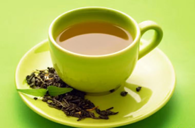 Tuy nhiên, giới khoa học vẫn chưa giải thích được vì sao trà nóng lại có thể gây ung thư. Có ý kiến cho rằng chính việc lặp đi lặp lại một nhiệt độ cao ở niêm mạc cổ họng đã tạo cơ hội cho các tế bào ung thư sinh sôi, phát triển.