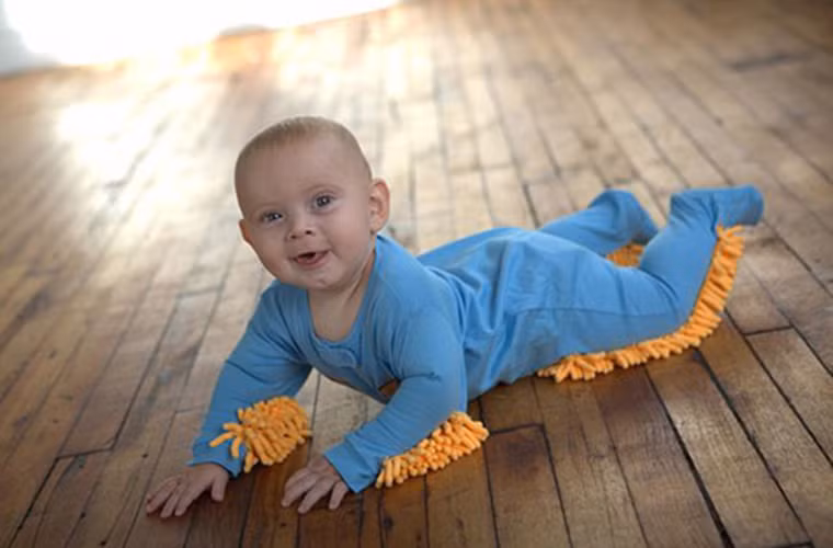 hoặc ngay cả bộ đồ trống trơn trượt cho trẻ cũng có thể "một công đôi việc"