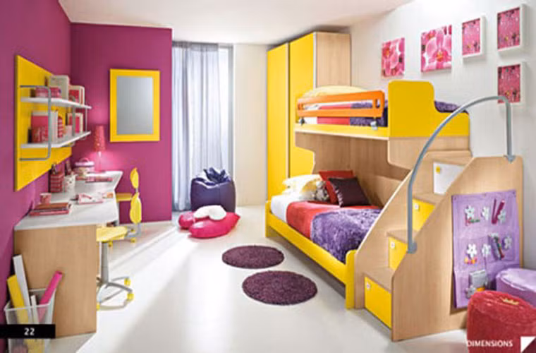 Màu sắc luôn tạo cho bé ấn tượng đầu tiên, thế nên bạn hãy chọn màu hợp lý cho không gian nhỏ hoặc rộng, đối với các bé có tính tình sôi nổi sẽ phù hợp với các màu sắc sặc sỡ hoặc tạo ấn tượng mạnh mẽ.