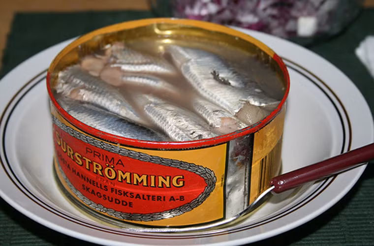 Món ăn nặng mùi đến mức một khi mở nắp thì cả một không gian rộng lớn đều bị nhuốm mùi tanh nồng.