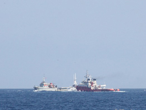 Có ít nhất 4 tàu Trung Quốc mang số hiệu 31, 22, 242, 46001 tiến hành bao vây tàu KN 951