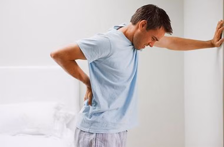 Nhiễm trùng đường tiết niệu. Nhiều bệnh nhân tình cờ được chẩn đoán mắc ung thư bàng quang khi tìm cách chữa trị viêm nhiễm đường tiết niệu mãn tính. Chính vì vậy, nếu bị nhiễm trùng đường tiết niệu mà uống thuốc mãi không khỏi thì bạn cần đi khám sức khỏe sớm để tìm hiểu căn nguyên vấn đề.