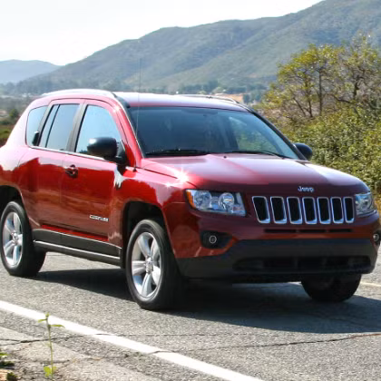 Jeep Compass cũng là mẫu xe mà phái đẹp yêu mến.