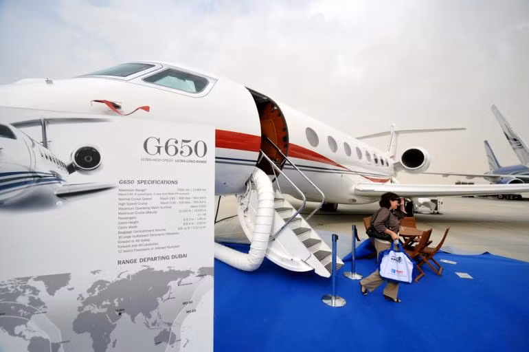G650 là người anh cả trong gia đình Gulfstream với 18 ghế hành khách và đường bay 13.000 km. Giá bán là 60 triệu USD/chiếc.