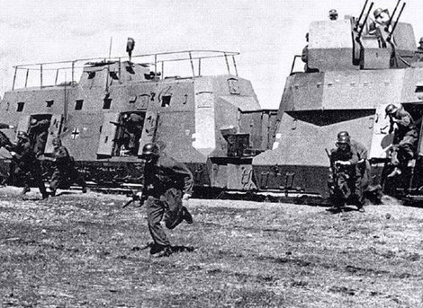 Hệ thống đường sắt thời Thế chiến thứ II nối vùng lãnh thổ Konigsberg do Đức kiểm soát đến khu hầm mỏ ở Saxony (Đức). Ảnh: Viện lưu trữ quốc gia Mỹ. Hệ thống đường sắt thời Thế chiến thứ II nối vùng lãnh thổ Konigsberg do Đức kiểm soát đến khu hầm mỏ ở Saxony (Đức). Ảnh: Viện lưu trữ quốc gia Mỹ.