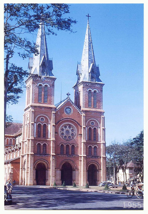 Diện mạo nhà thờ Đức Bà năm 1955. Ảnh tư liệu.