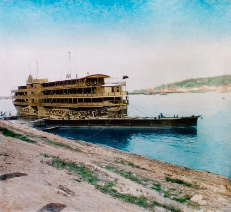 Khách sạn nổi ở thành phố Nizhniy Novgorod. Ảnh: Collection Scheufler.