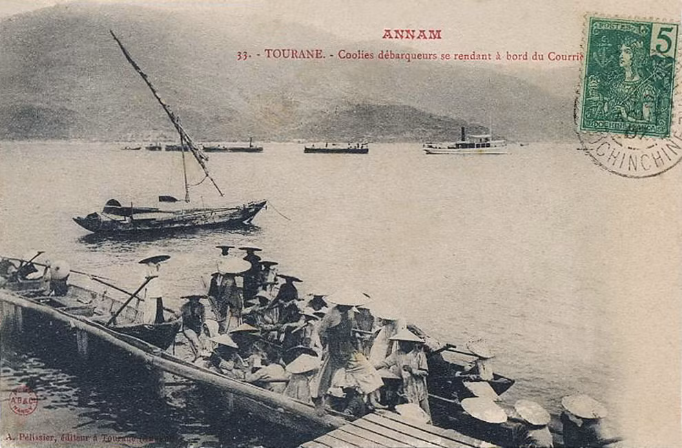 Bến đò sông Hàn, bên kia sông là bán đảo Sơn Trà. Ảnh tư liệu.