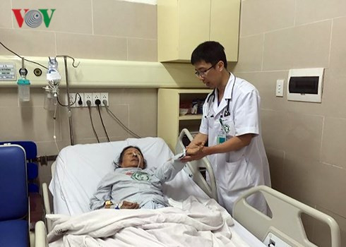 tiet troi lanh am nhieu tre em va nguoi gia phai cap cuu hinh 2