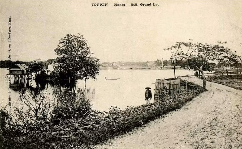 Khung cảnh hoang sơ của đường Cổ Ngư xưa. Ngày nay, con đường đã được mở rộng ra rất nhiều. Ảnh tư liệu.