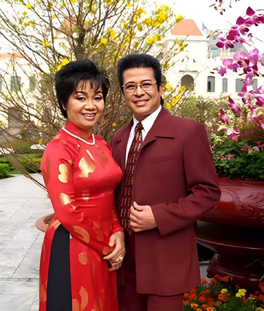 ề đời tư, MC Thanh Bạch từng có cuộc hôn nhân với nghệ sĩ Xuân Hương.