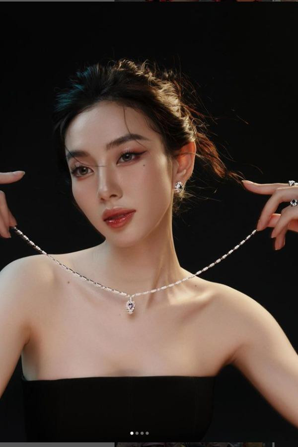 hùy Tiên hiểu rằng ăn uống ảnh hưởng cực lớn đến chuyện giảm cân, nên cô đã thử rất nhiều phương pháp.