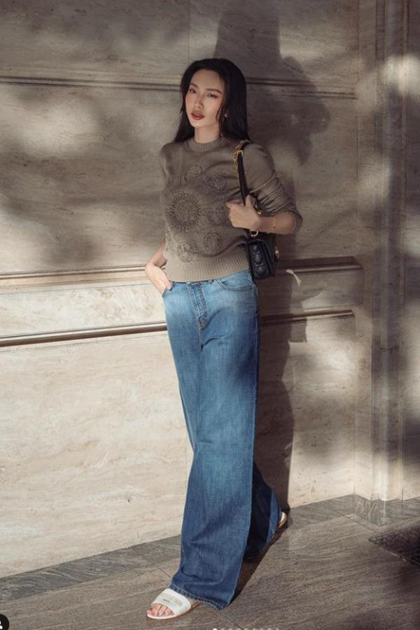 hời gian đầu, Thùy Tiên tập luyện cùng huấn luyện viên để đưa vóc dáng nhanh vào form cũng như nắm được những kỹ thuật cơ bản.